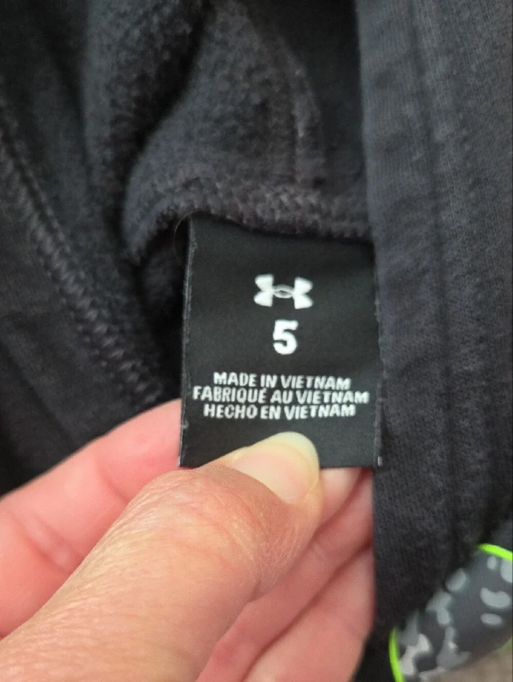 Under Armour Pull Over Hoddie
